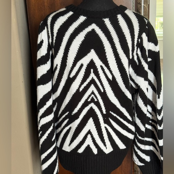 Weaker Retro Zebra Print Sweater‎ - Picture 5 of 9